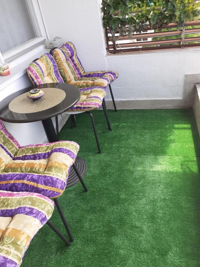 Spacious 80M2 Apartment In The Center Ljubuski Bagian luar foto
