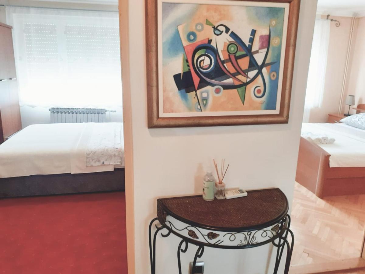 Spacious 80M2 Apartment In The Center Ljubuski Bagian luar foto