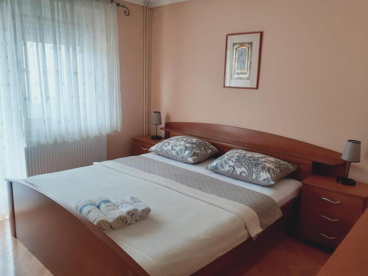 Spacious 80M2 Apartment In The Center Ljubuski Bagian luar foto