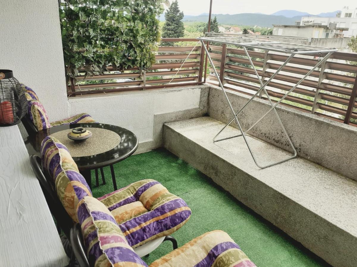 Spacious 80M2 Apartment In The Center Ljubuski Bagian luar foto