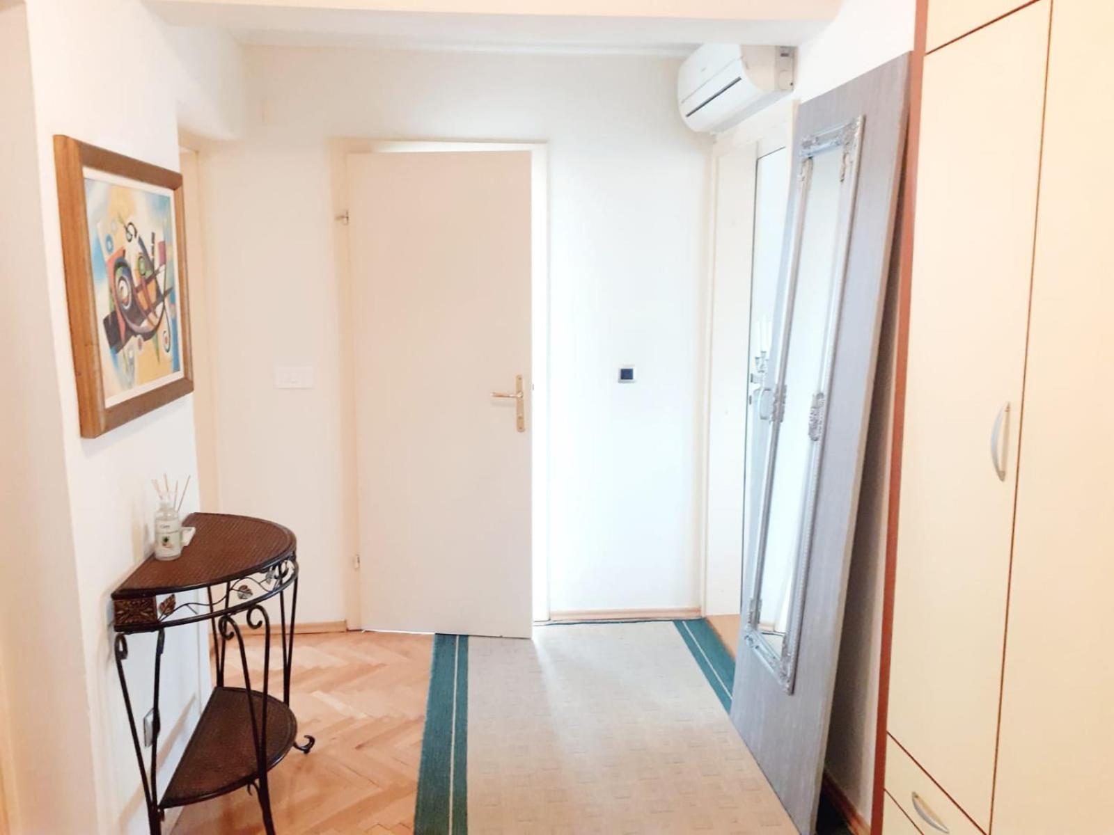 Spacious 80M2 Apartment In The Center Ljubuski Ruang foto